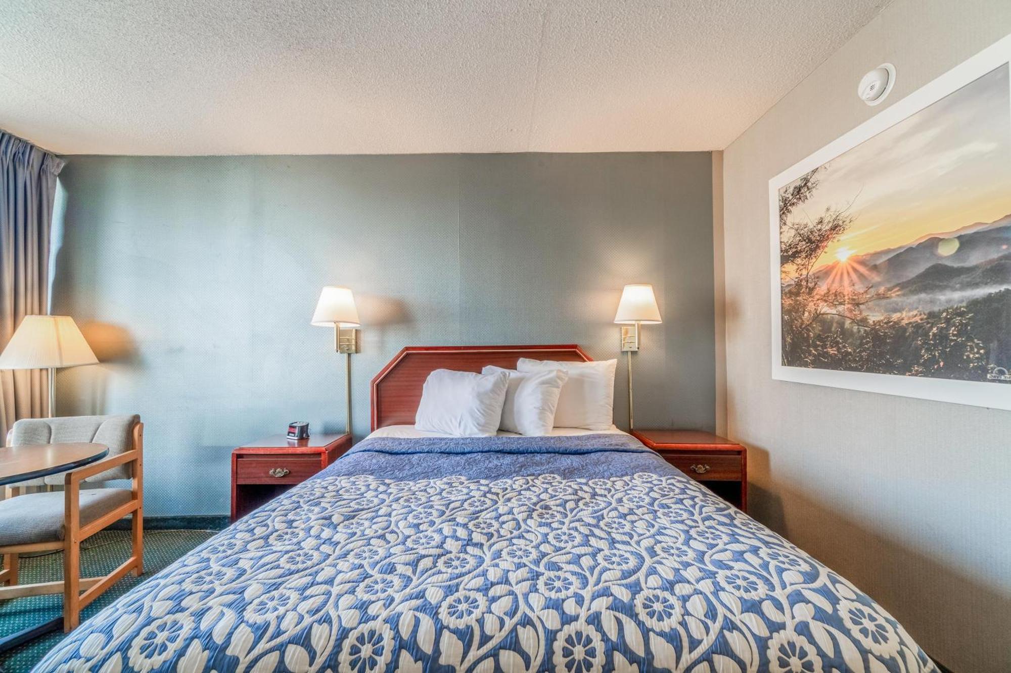 Ozark Junction Mountain View By Oyo Motel Exterior photo