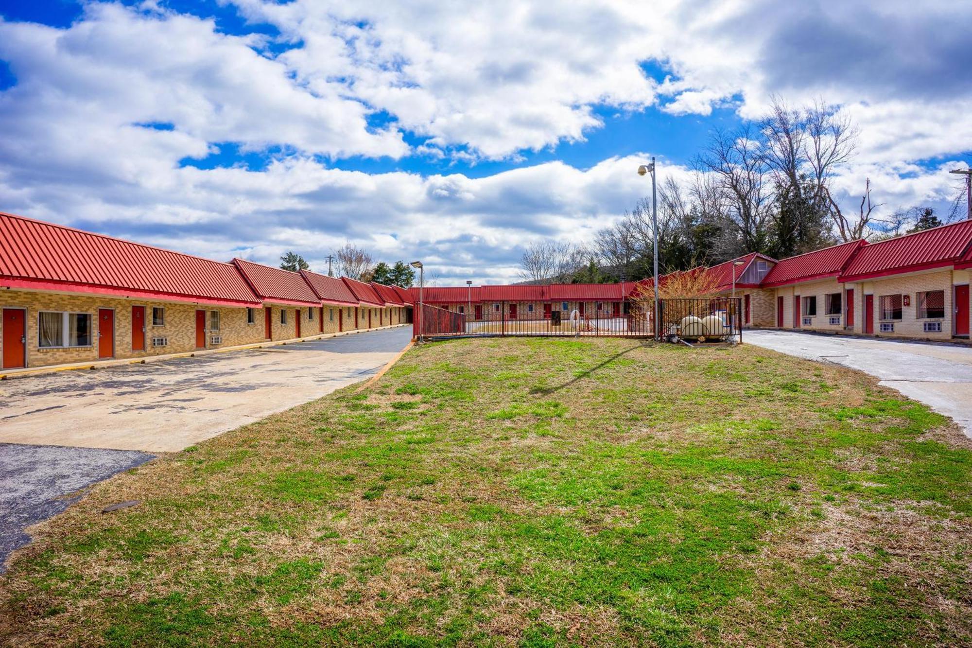 Ozark Junction Mountain View By Oyo Motel Exterior photo