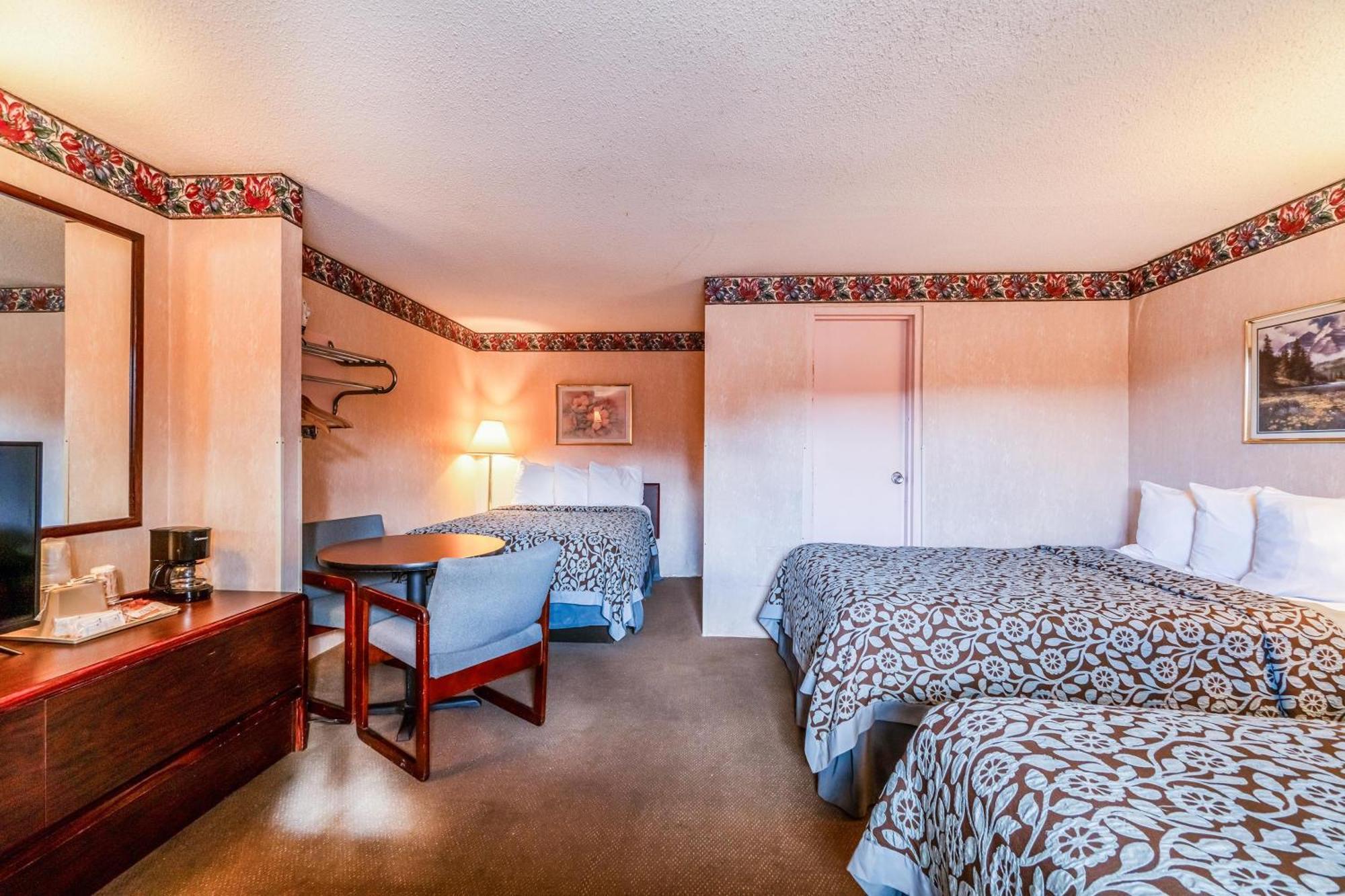 Ozark Junction Mountain View By Oyo Motel Exterior photo