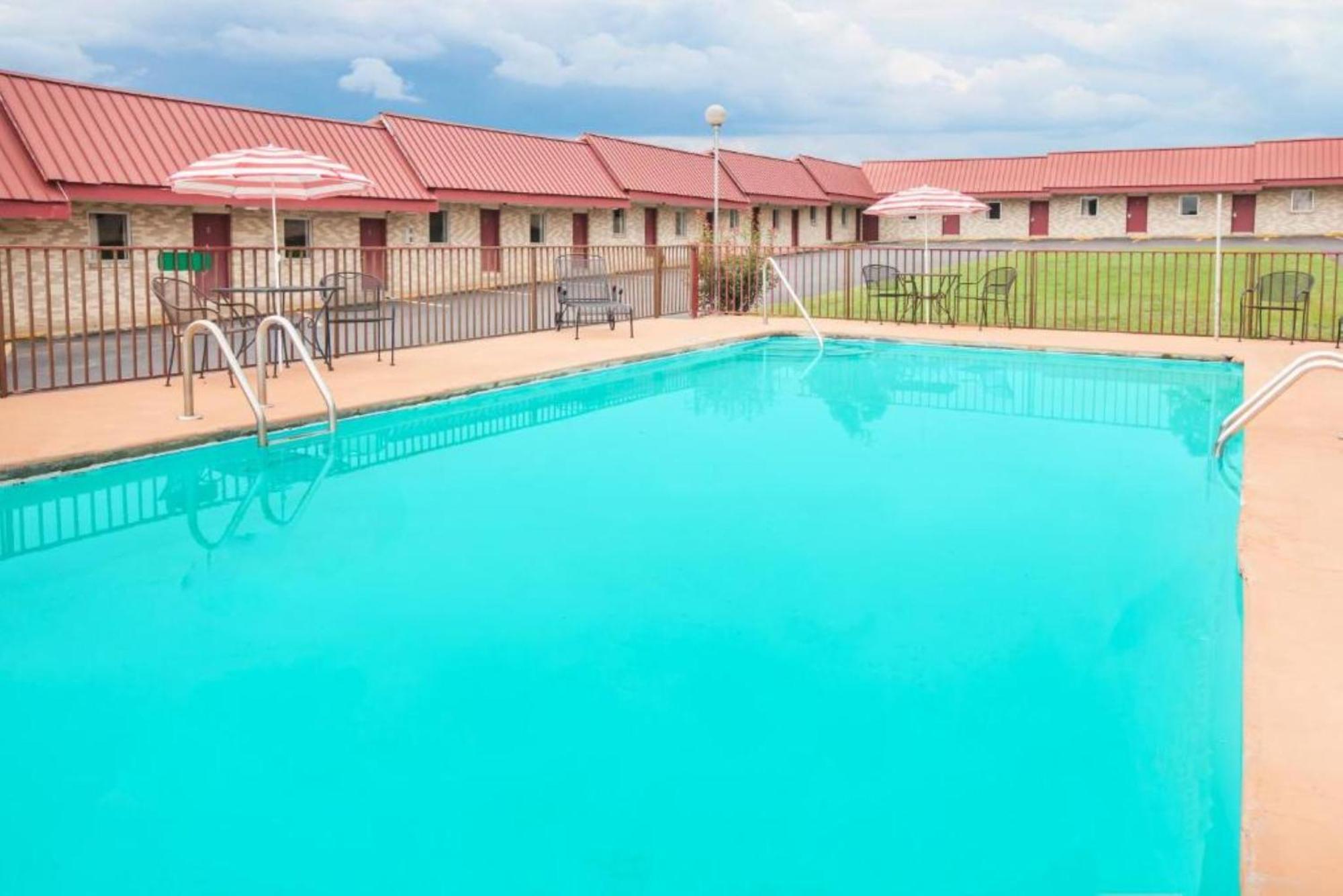 Ozark Junction Mountain View By Oyo Motel Exterior photo